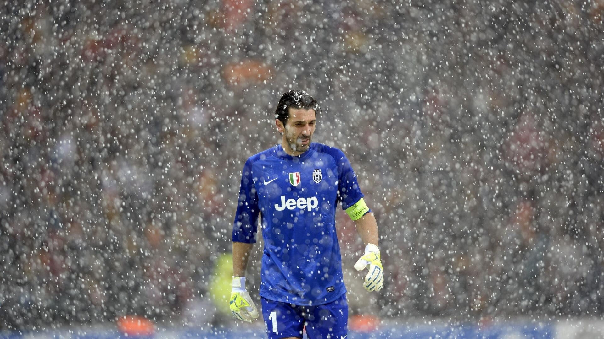 中澳接力对决全程紧咬 成为焦点，中澳对立